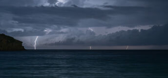Storm dark skies lightning t5