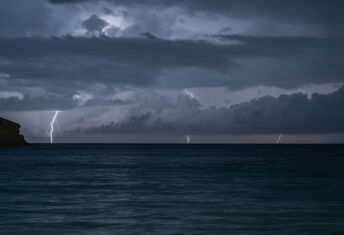 Storm dark skies lightning t5